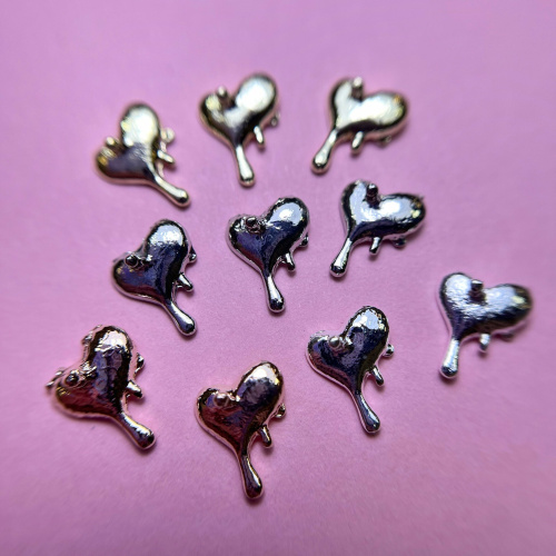 1852 Фигурки объемные "Сердечки" металл 10шт